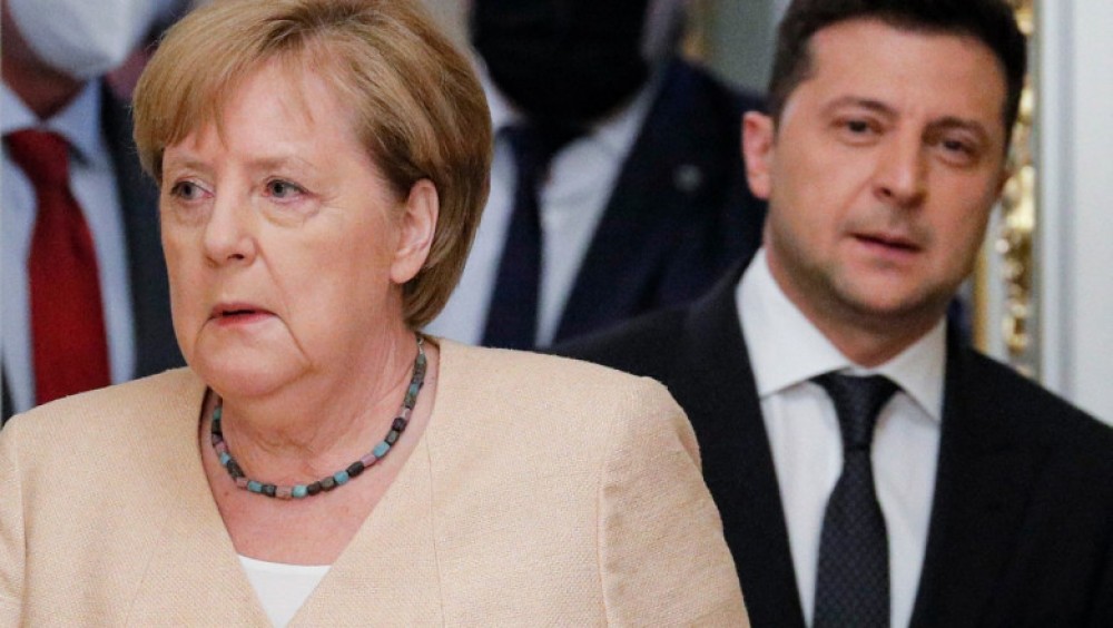 Angela Merkel îşi asumă refuzul de a primi Ucraina în NATO, la summitul din 2008 de la Bucureşti